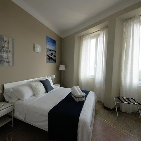 Luna Rooms Савона Екстериор снимка