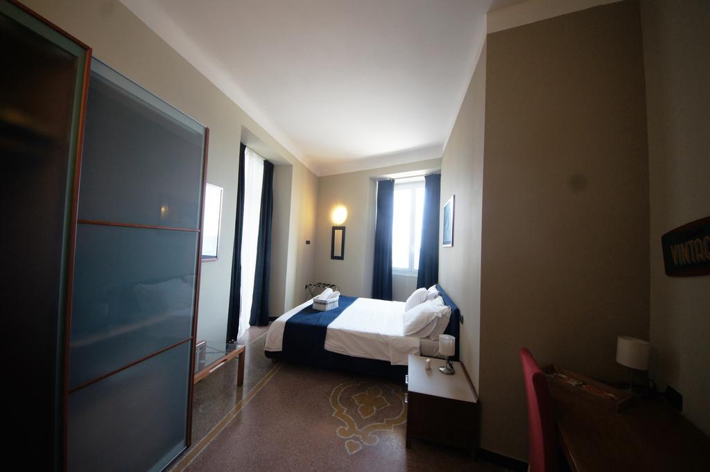 Luna Rooms Савона Екстериор снимка