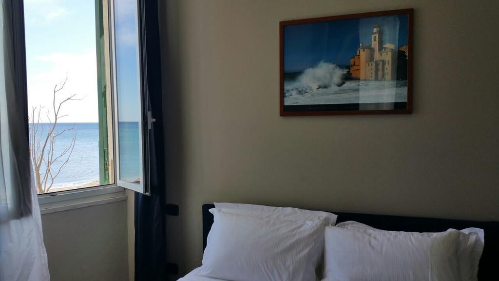 Luna Rooms Савона Екстериор снимка